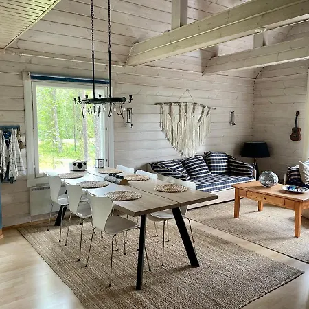 Vilttitossu Hotelli Äkäslompolo